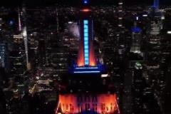 這排面拉滿了?。。?！紐約帝國大廈點燈慶祝尼克斯殺進東決