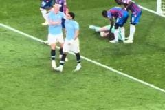 現(xiàn)場(chǎng)視角馬爾穆什罰丟點(diǎn)球！哈蘭德過來安慰！