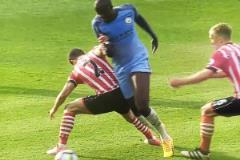 神級操作！C羅這記腳后跟射門，對方門將只能望球興嘆！