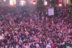 尼克斯殺進東決球迷都已經(jīng)這樣了，不敢想象奪冠了有多可怕