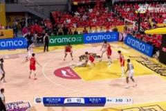 這個動作不應(yīng)該??！北京廣廈G5賽中陳盈駿抱怨孫銘徽踢腿阻擋