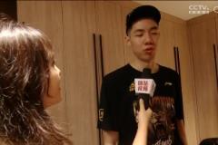 朱俊龍最后關(guān)鍵3分！賽后采訪談到這一幕謙虛歸結(jié)給隊(duì)友功勞！