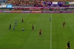 背后鏟！鏟王鈺棟被廣州蒲公英球員暴鏟倒地，受傷后無(wú)法起身