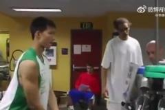 07年夏天易建聯(lián)為雄鹿試訓(xùn)的視頻！楊瀚森若有這手投籃就完美了