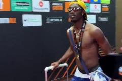 比蘇馬這啥光腚造型啊難道你比賽時穿的也是這一條內(nèi)褲嘛