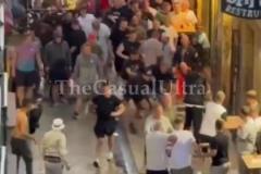 加時賽來了？曼聯(lián)球迷和熱刺球迷在場外大打出手