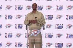 好男人！亞歷山大在MVP發(fā)布會(huì)上感謝妻子，隨后激動(dòng)落淚！