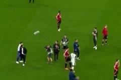 真破防了！賽后馬奎爾還找羅梅羅理論，非常生氣怒推羅梅羅！