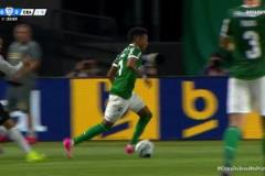 下一個內馬爾？埃斯特旺寫意挑球過人，和隊友配合射門被撲！