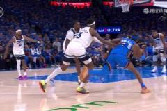 被氣到破防麥丹從背后憤怒推飛亞歷山大，被吹一級(jí)惡意犯規(guī)！